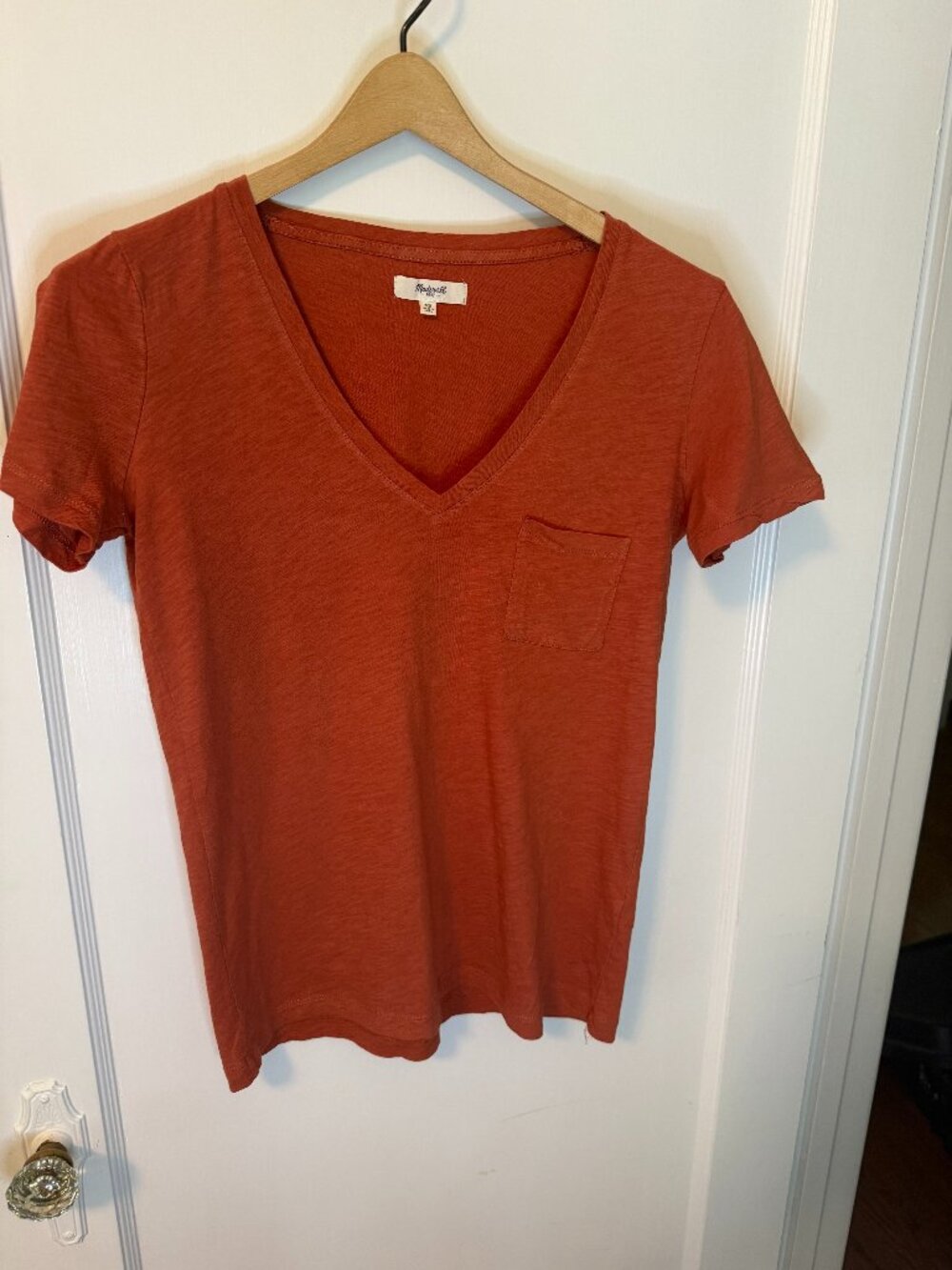Madewell Rust V-neck tshirt. Size X-small